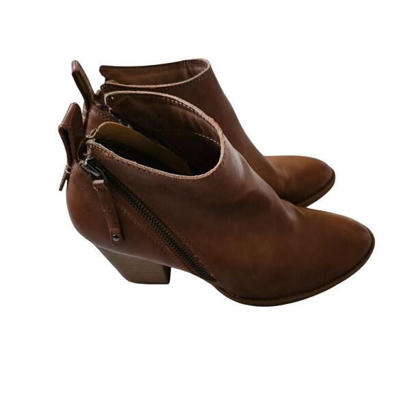 Dolce Vita Boots 7.5 Ankle Booties Block Heels Brown Faux Leather Side Zip - Picture 2 of 9